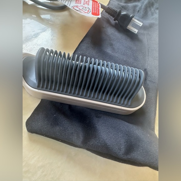 TYMO Ring Hair Straightening Comb | Fast Heat Sleek Smooth Styling Tool - Picture 3 of 4